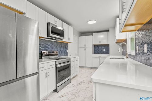 2702 Oakdale Ter Nw, Huntsville, AL, 35810-2836 | Card Image