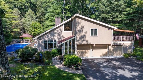 68 Tall Oaks Dr, Kingston, NY, 12401-7425 | Card Image