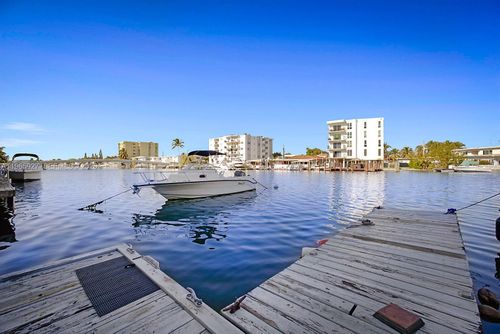 3-8142 Byron Ave, Miami Beach, FL, 33141-4904 | Card Image