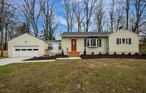 439 Strader Rd, Akron, OH, 44305-3941 | Card Image