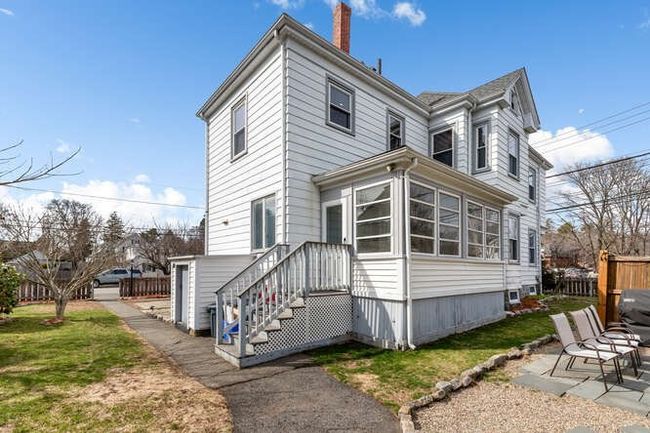 10 Conant St, Home with 5 bedrooms, 2 bathrooms and 4 parking in Beverly MA | Image 8