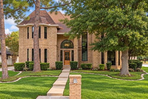 2 Crestwood Dr, Trophy Club, TX, 76262-5633 | Card Image