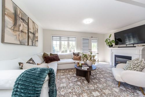 44 Tincomb Cres, Whitby, ON, L1R2Y6 | Card Image
