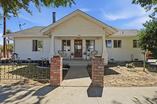 326 W 9th St, Tracy, CA, 95376-3802 | Card Image