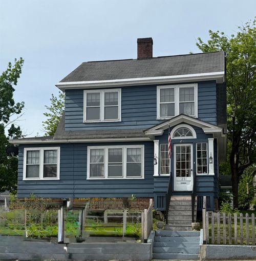 25 Laurel St, Berlin, NH, 03570-1119 | Card Image