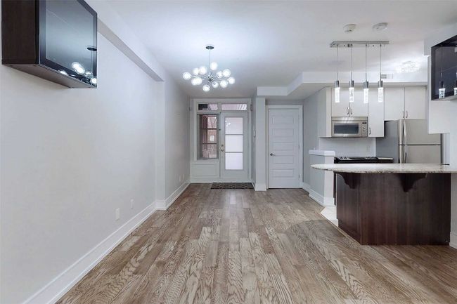 1 - 8171 Kipling Ave, Condo with 1 bedrooms, 1 bathrooms and 1 parking in Vaughan ON | Image 7
