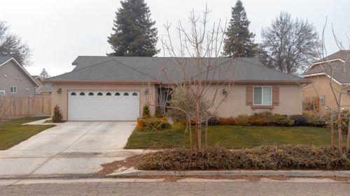 2113 S Columbus Court, Visalia, CA, 93277 | Card Image