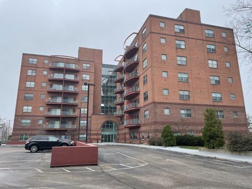 104-100 W Squantum St, Quincy, MA, 02171-2135 | Card Image