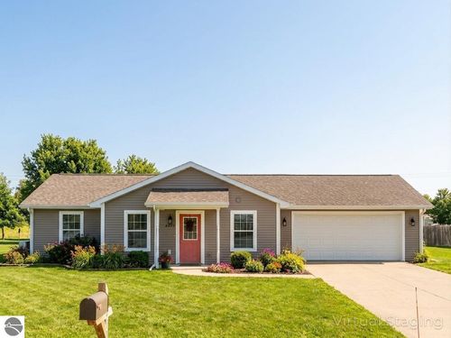 4577 Quail Ct, Traverse City, MI, 49685-7363 | Card Image
