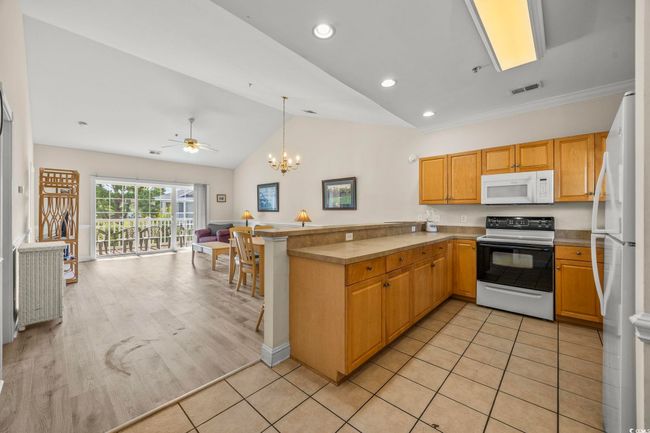 APT-304 - 4880 Dahlia Ct, Condo with 2 bedrooms, 2 bathrooms and null parking in Myrtle Beach SC | Image 6