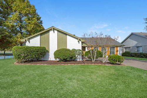 2919 N Peach Hollow Cir, Pearland, TX, 77584-2018 | Card Image