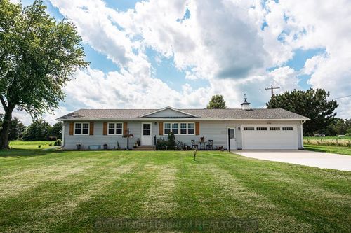 1820 S Wabash Ave, Hastings, NE, 68901-8327 | Card Image