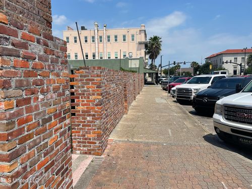 1300 26th Ave, Gulfport, MS, 39501-1901 | Card Image