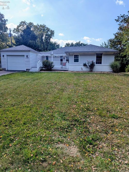 137 Hampden Park, Tiffin, OH, 44883-3344 | Card Image