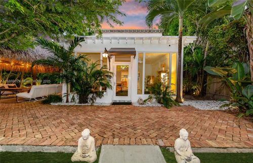 781 Ne 75th St, Miami, FL, 33138-5275 | Card Image