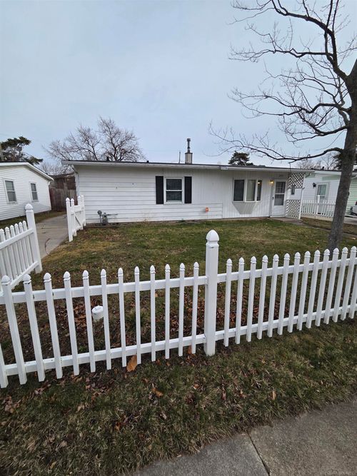 2535 Locust St, Port Huron, MI, 48060-4120 | Card Image