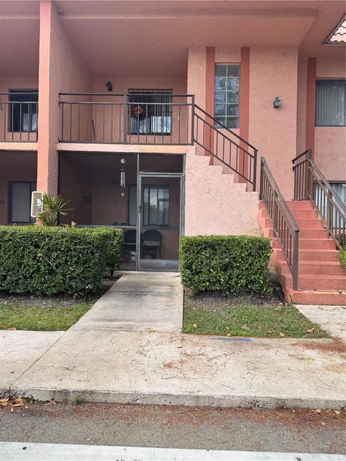 105-215 Lakeview Dr, Weston, FL, 33326-1035 | Card Image