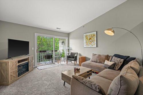 S77W19405 Lakewood Drive, Muskego, WI, 53150 | Card Image