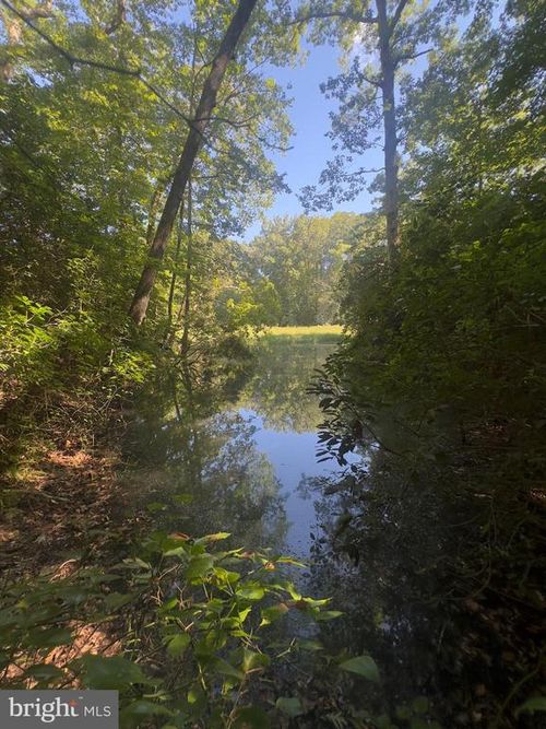 102 Beechwood Dr, Weems, VA, 22576-2528 | Card Image