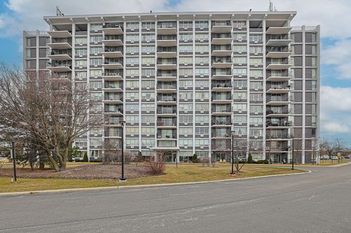 apt-6i-8815 W Golf Rd, Niles, IL, 60714-5740 | Card Image