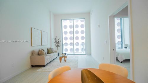 311-77 Se 5th St, Miami, FL, 33131-2507 | Card Image