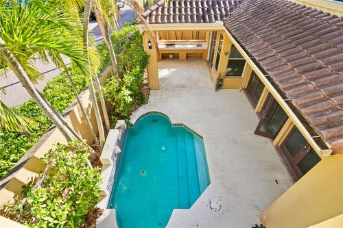 3728 Ne 208th Ter, Aventura, FL, 33180-3858 | Card Image