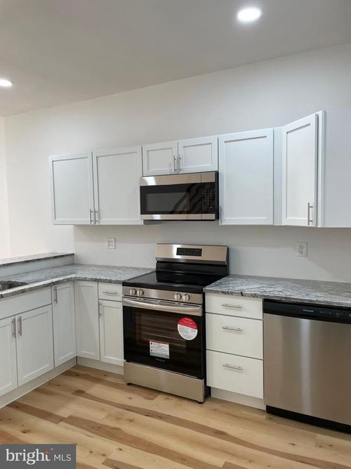 1731 N Dover St, PHILADELPHIA, PA, 19121-2709 | Card Image