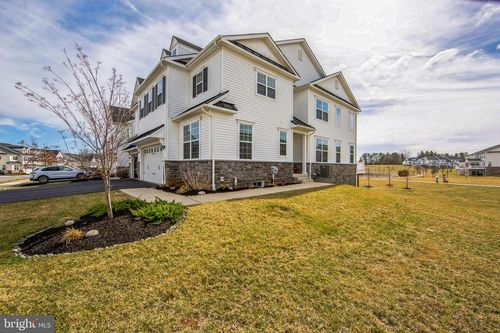 422 Lee Pl, EXTON, PA, 19341-2797 | Card Image