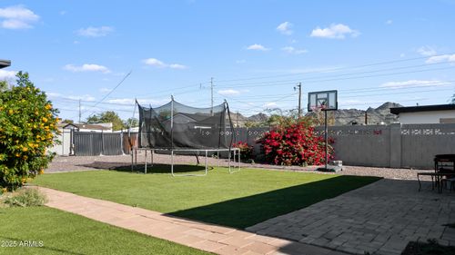 1144 E Sunnyslope Ln, Phoenix, AZ, 85020-2643 | Card Image