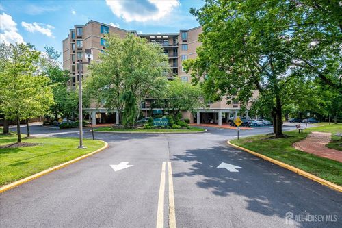 apt-8l-30 S Adelaide Ave, Highland Park, NJ, 08904-1661 | Card Image