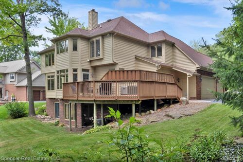 10145 Creekwood Trl, Springfld Twp, MI, 48350-2059 | Card Image