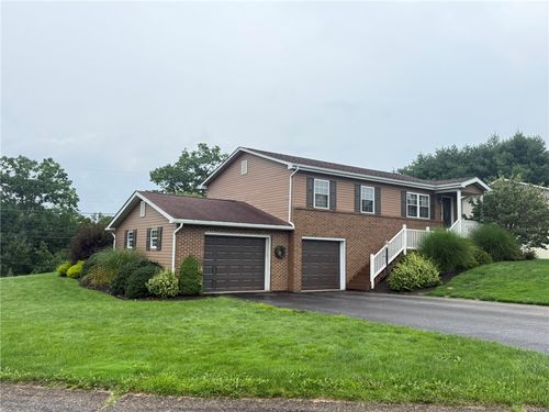 33 Ashland Way, Vandergrift, PA, 15690-2004 | Card Image