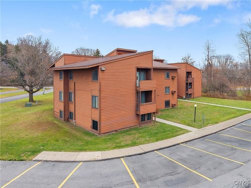 327 Village Blvd N, Baldwinsville, NY, 13027-3018 | Card Image