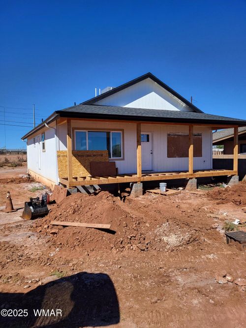 407 N Cottonwood Ave, Winslow, AZ, 86047-4017 | Card Image