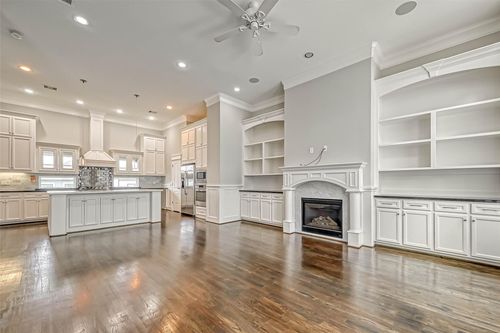 2113 Bidwell Dr, Houston, TX, 77018-1490 | Card Image