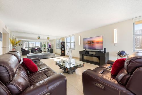 apt-7a-1920 S Ocean Dr, HALLANDALE BEACH, FL, 33009-5954 | Card Image