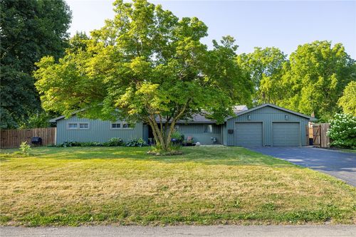 15 Victoria Dr, Rochester, NY, 14618-2727 | Card Image