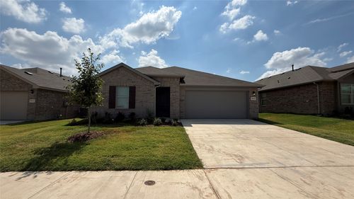 1033 Foxburg Dr, Fort Worth, TX, 76131-1312 | Card Image