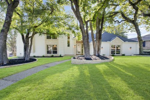 801 Highwoods Trl, Fort Worth, TX, 76112-1704 | Card Image
