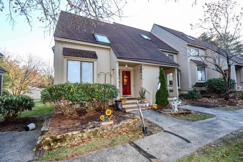 10 Pimlico Ct, Bedford, NH, 03110-6503 | Card Image