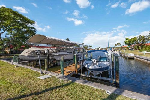 9608 Valencia Cv, BRADENTON, FL, 34210-1433 | Card Image