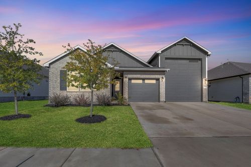 20704 John Gill Dr, Manor, TX, 78653-2758 | Card Image