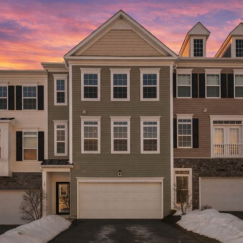 30 Hawthorne Dr, Washington, PA, 15301-6113 | Card Image