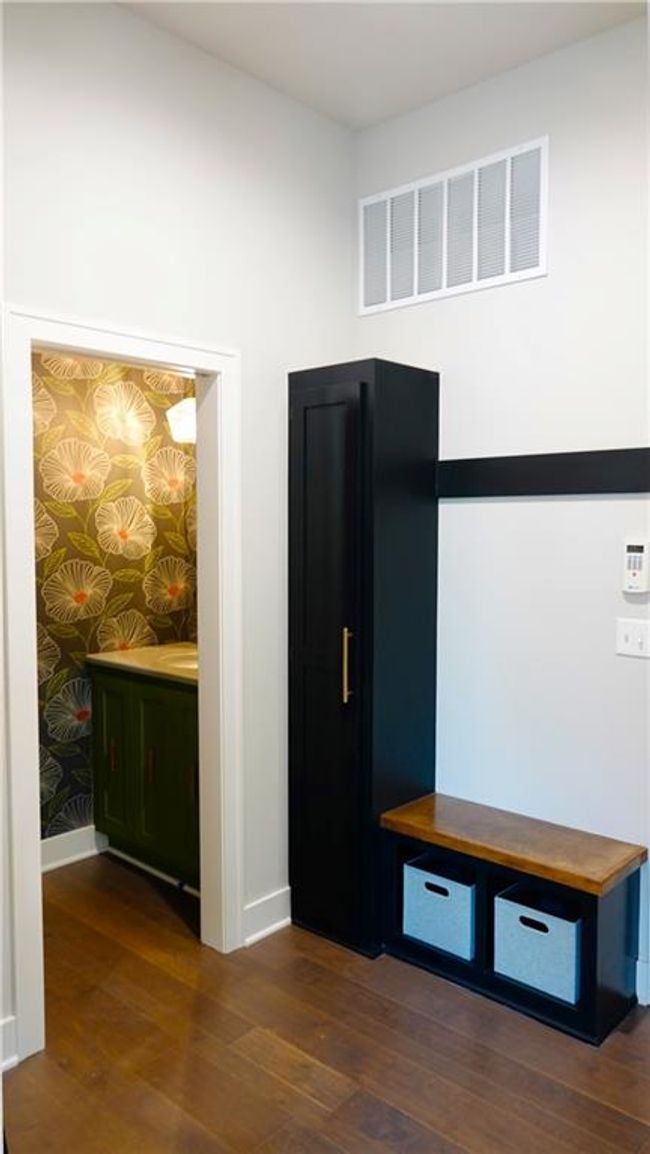 Alcove and bathroom by the garage entry | Image 22
