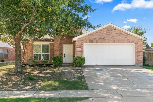 10745 Kittering Trl, Haslet, TX, 76052-6117 | Card Image