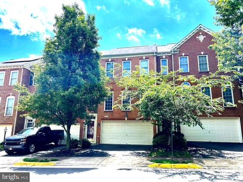 8057 Samuel Wallis St, LORTON, VA, 22079-2355 | Card Image