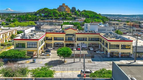 1207 S Jackson St, Seattle, WA, 98144-2033 | Card Image