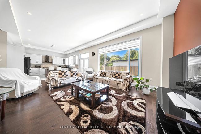 736 Hillview Cres, House other with 7 bedrooms, 5 bathrooms and 4 parking in Pickering ON | Image 9
