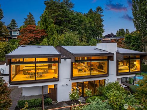 4343 W Mclaren St, Seattle, WA, 98199-1822 | Card Image