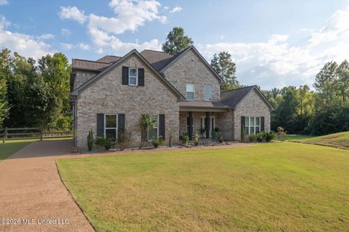 9653 Trenton Trl, Olive Branch, MS, 38654-4117 | Card Image